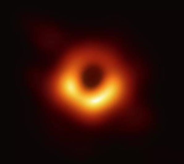 黑洞 科学家认为他们发现了一个神秘的诞生.jpg