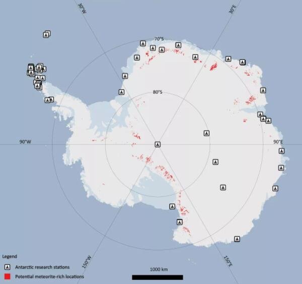 在人工智能程序的帮助下，新设计的用于在南极洲寻找陨石的“宝藏地图”。还表示南极研究站.jpg