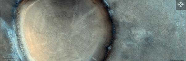 火星上发现巨大的“树桩”撞击坑.jpg