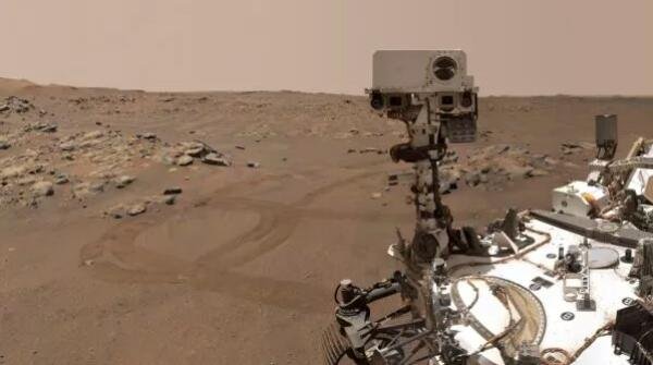 火星探测器毅力号在红色星球上创造了距离记录.jpg