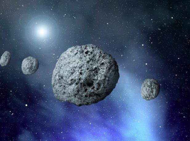 一个带有三颗卫星的小行星系统 其中一个卫星被捕获120次才发现.jpg