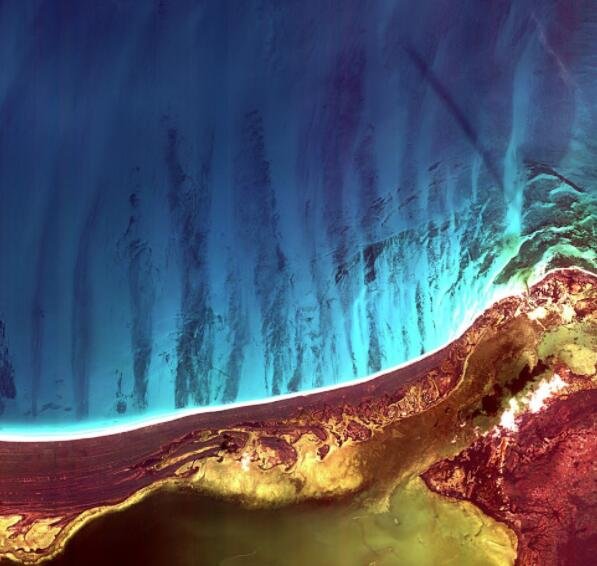 这张图片是由韩国航空航天研究所 (KARI) 的韩国多用途卫星 (Kompsat-2) 获取的，位于墨西哥尤卡坦半岛东北角的 Holbox 岛和 Yalahau 泻湖.jpg
