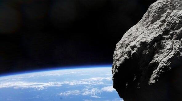 冰箱大小的小行星2022 EB5在撞上地球前两小时被探测到.jpg