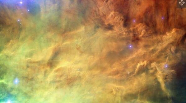 这张由哈勃望远镜拍摄的图像显示了泻湖星云。大爆炸之后，大量稀有气体氦 3 被制造出来，这些气体粒子成为星云的一部分，其中一个后来形成了我们的太阳系。从地球金属核心泄漏的氦 3 数量表明，我们的星球是在高氦 3 浓度的星云中形成的.jpg