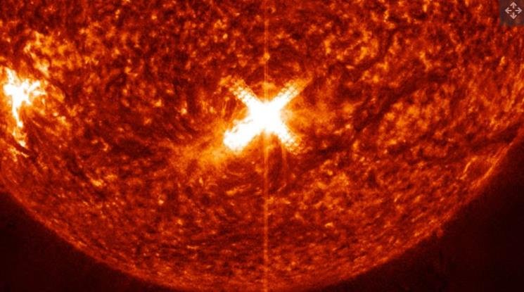 太阳在2022年5月10日产生了X级太阳耀斑.jpg