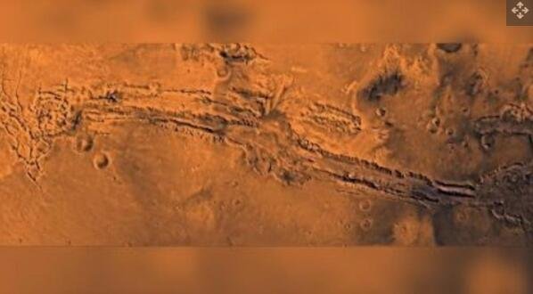 火星上记录的最大的两次地震发生在 Valles Marineris，这是一个峡谷网络，在这张彩色图像中显示.jpg