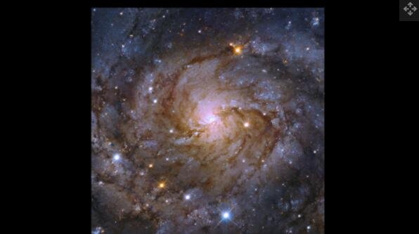 哈勃太空望远镜对螺旋星系 IC 342（又名考德威尔 5）的全视图。该星系距离我们 1100 万光年，直径 50,000 光年.jpg