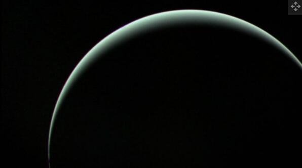 航海者 2 号在 1986 年 1 月 25 日拍摄了这张照片，当时它离开天王星前往海王星.jpg