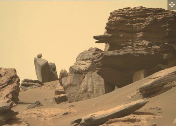 美国宇航局毅力号火星车发现奇怪的蛇头岩石和平衡巨石.jpg