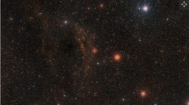 VY Canis Majoris 由超大望远镜上的 SPHERE 仪器拍摄.jpg