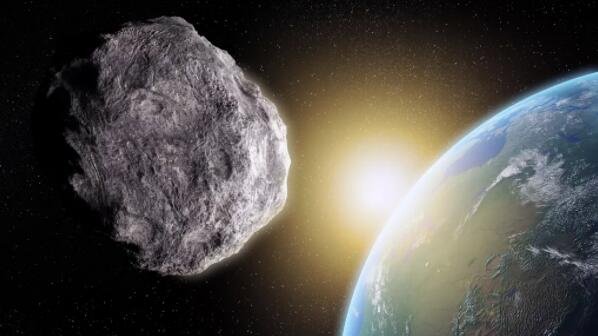 摩天大楼大小的小行星于上周日（7 月 17 日）近距离掠过地球.jpg