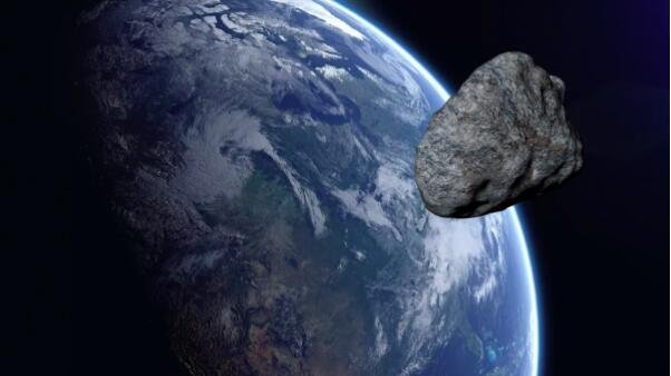 本周末，两颗摩天大楼大小的小行星正向地球飞来.jpg